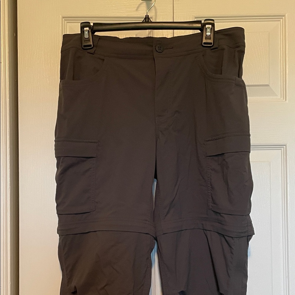 Women’s sz 14 REI hiking pants/shorts gray cargo pockets convertible hiking